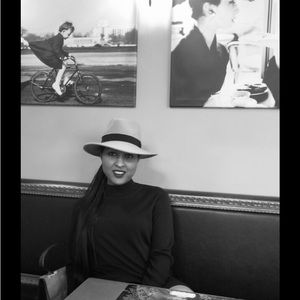 Meet your Posher, Medi